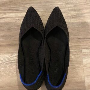 Rothy’s EUC Black Pointed Knit Flats with Blue Trim - Unbranded